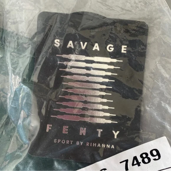 NWT Savage X Fenty Spotlight Low-Impact Sports Bra | Size: XS - Picture 6 of 6